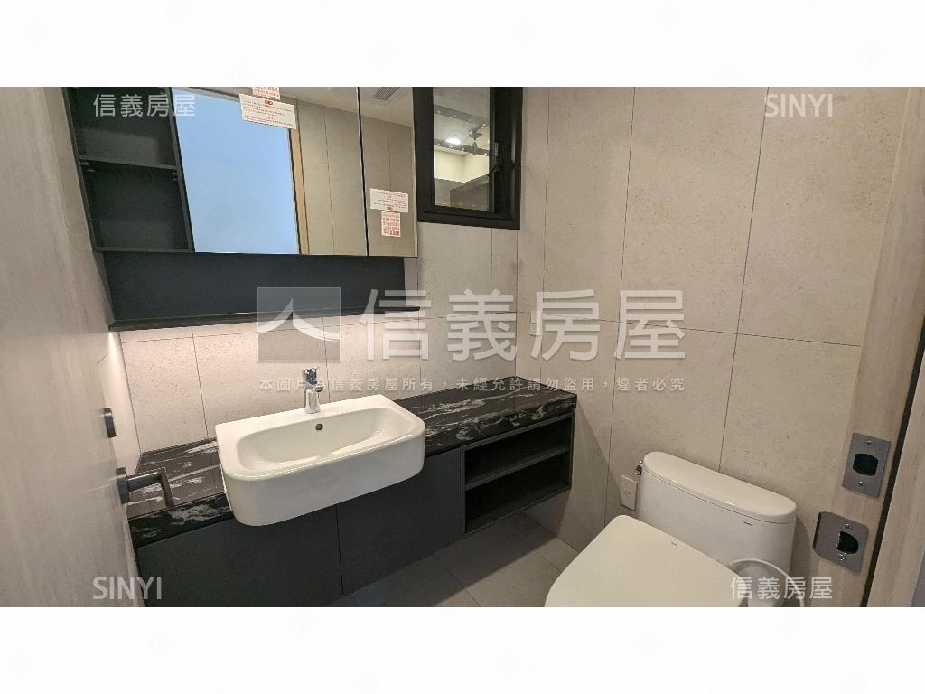 鉅虹映一彎綠朝南三房平車房屋室內格局與周邊環境