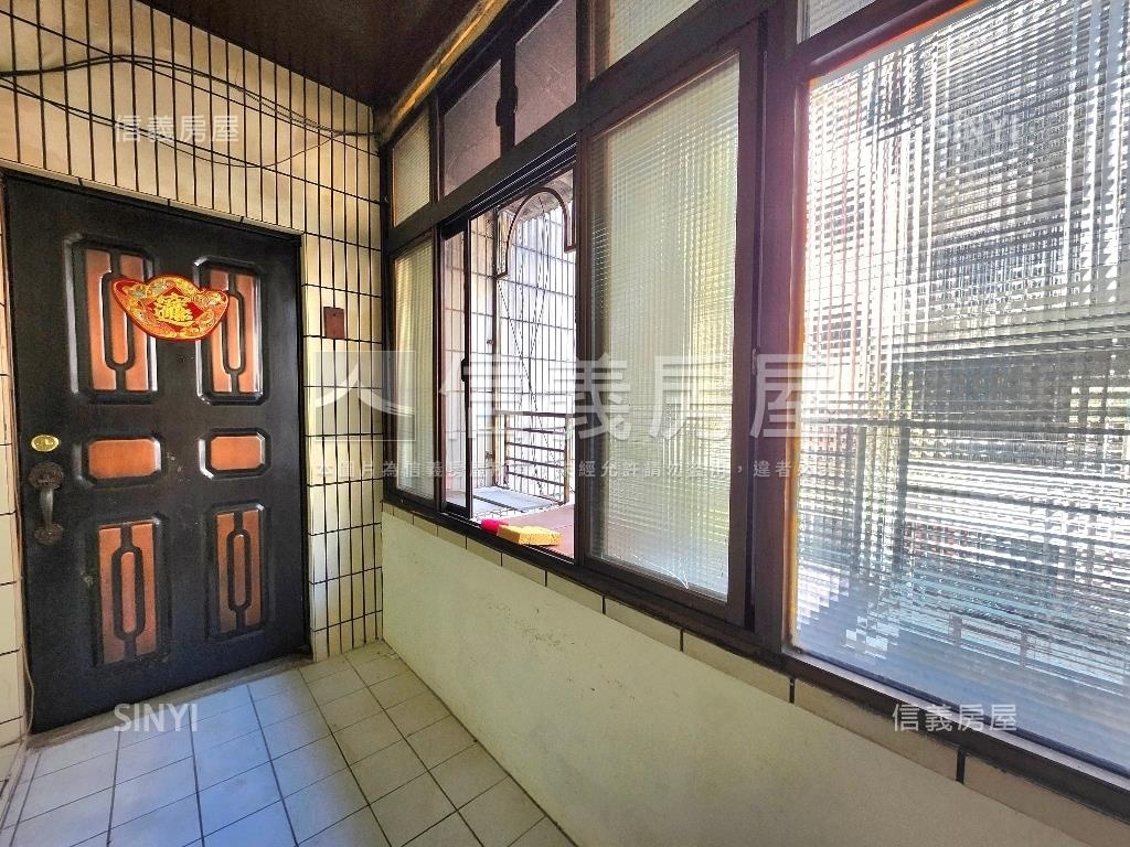 中正路公寓二樓房屋室內格局與周邊環境