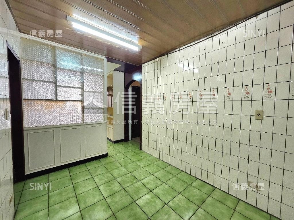 中正路公寓二樓房屋室內格局與周邊環境