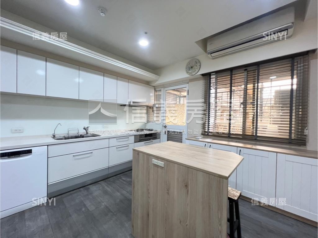 １８甲北歐風３房車位房屋室內格局與周邊環境