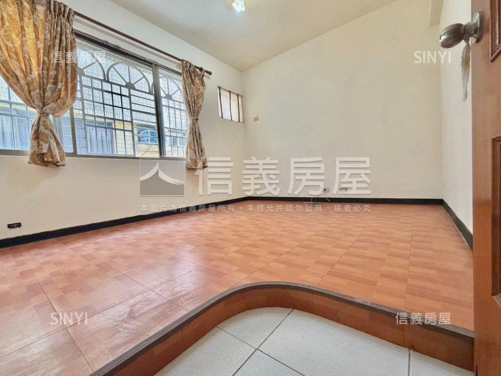 賢北面寬挑高樓中樓車墅房屋室內格局與周邊環境