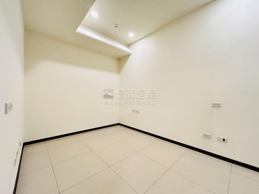 海洋都心１樓中樓房屋室內格局與周邊環境