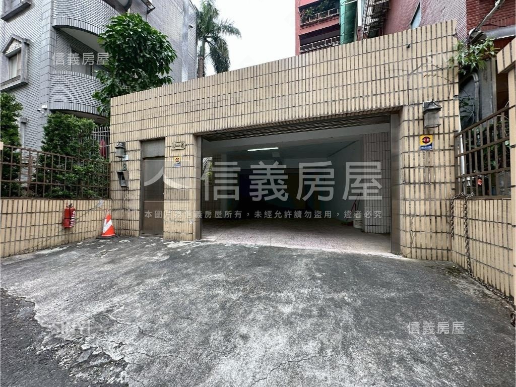 七段住二大別墅房屋室內格局與周邊環境