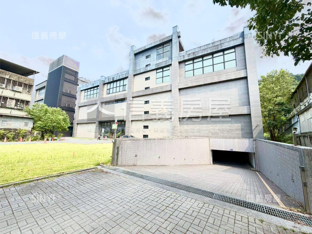 三峽介壽挑高方正廠辦３Ｆ房屋室內格局與周邊環境