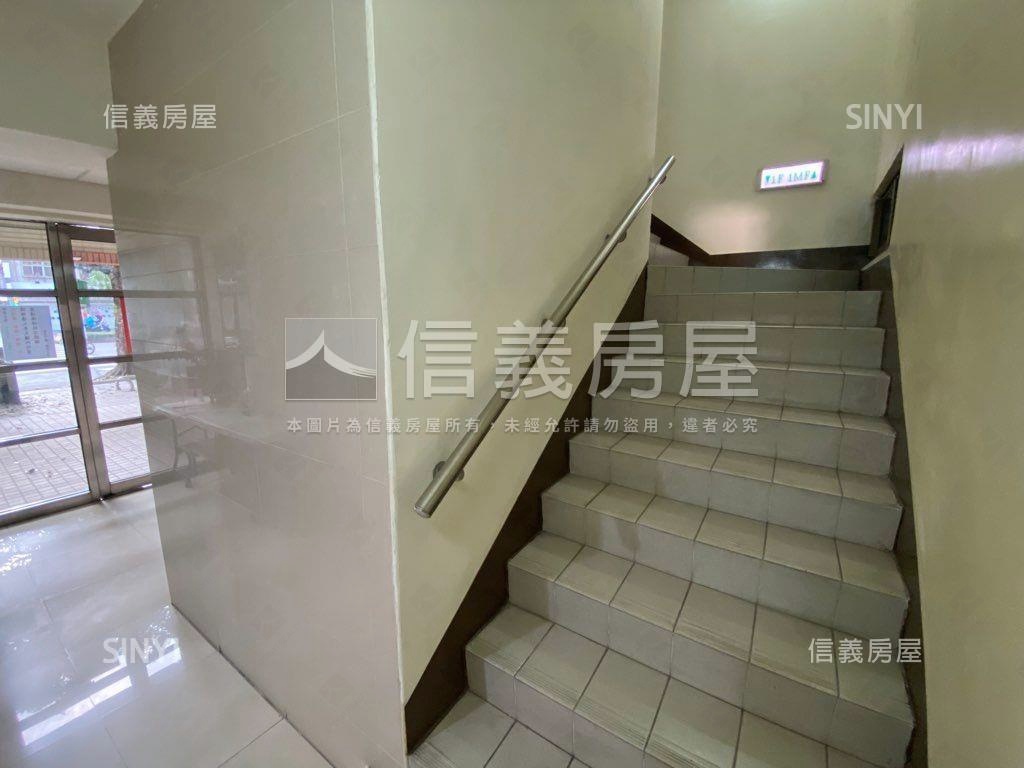 民生河賞挑高小築房屋室內格局與周邊環境