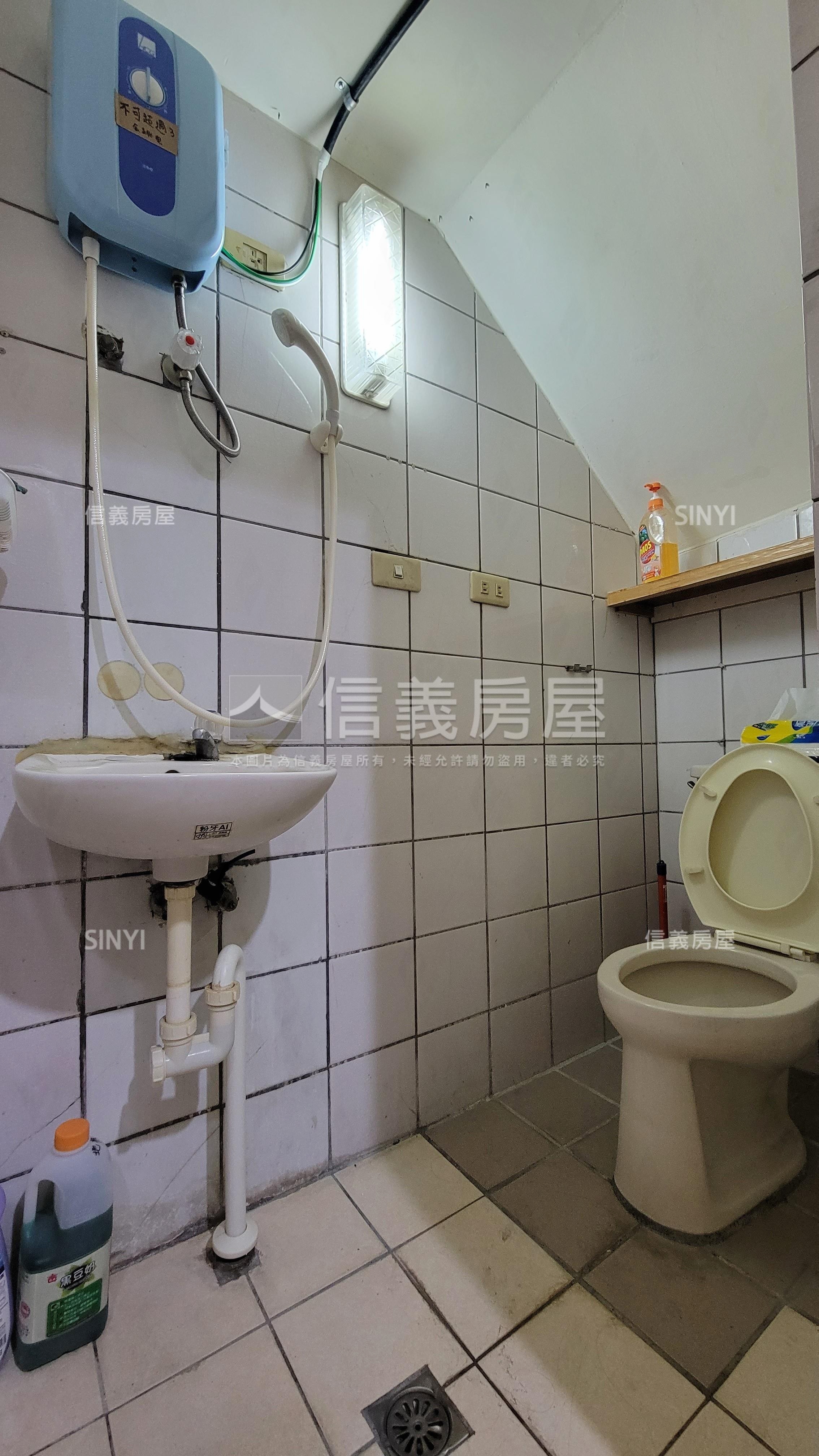 旅順路角間黃金店面房屋室內格局與周邊環境