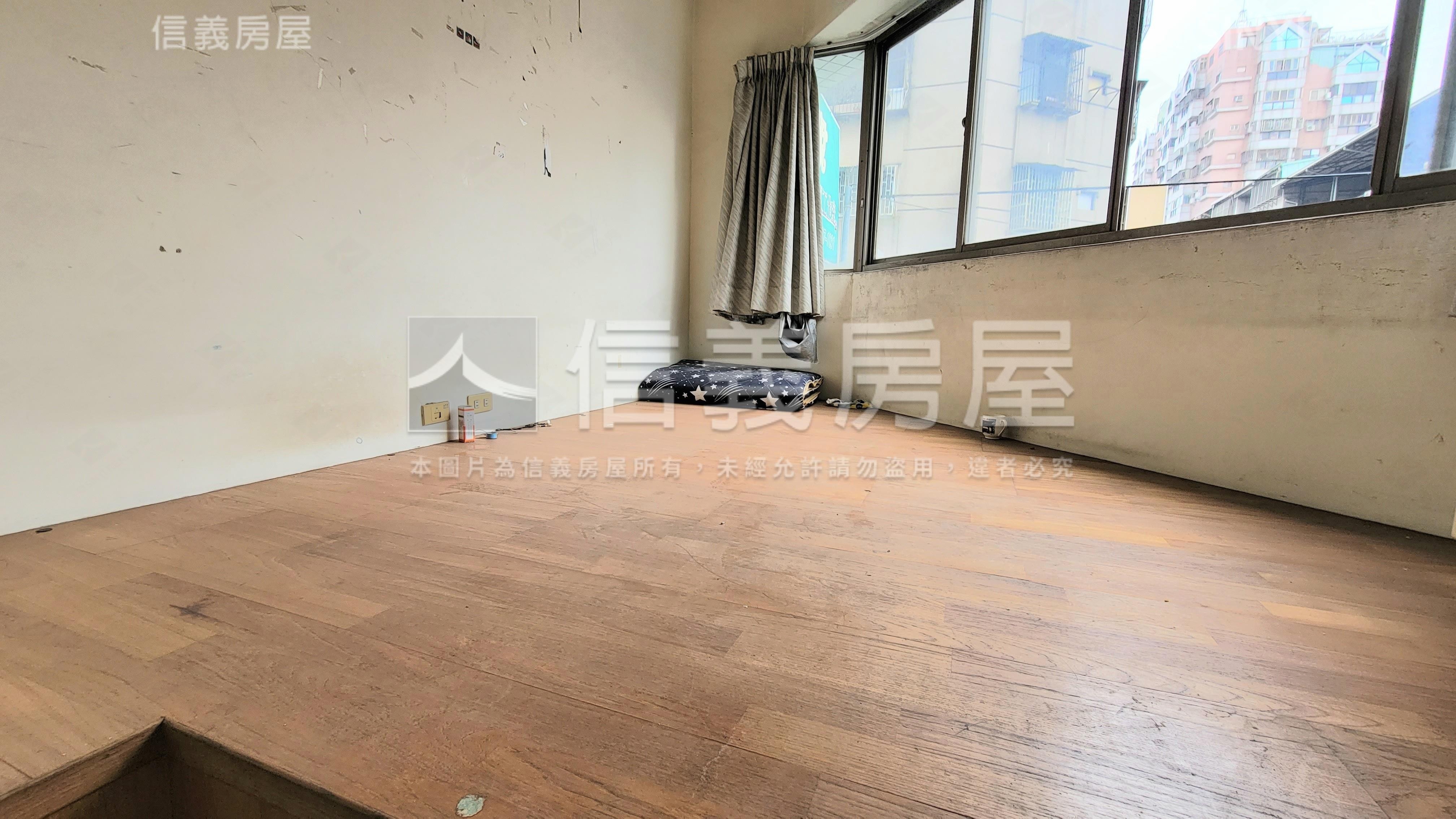 旅順路角間黃金店面房屋室內格局與周邊環境
