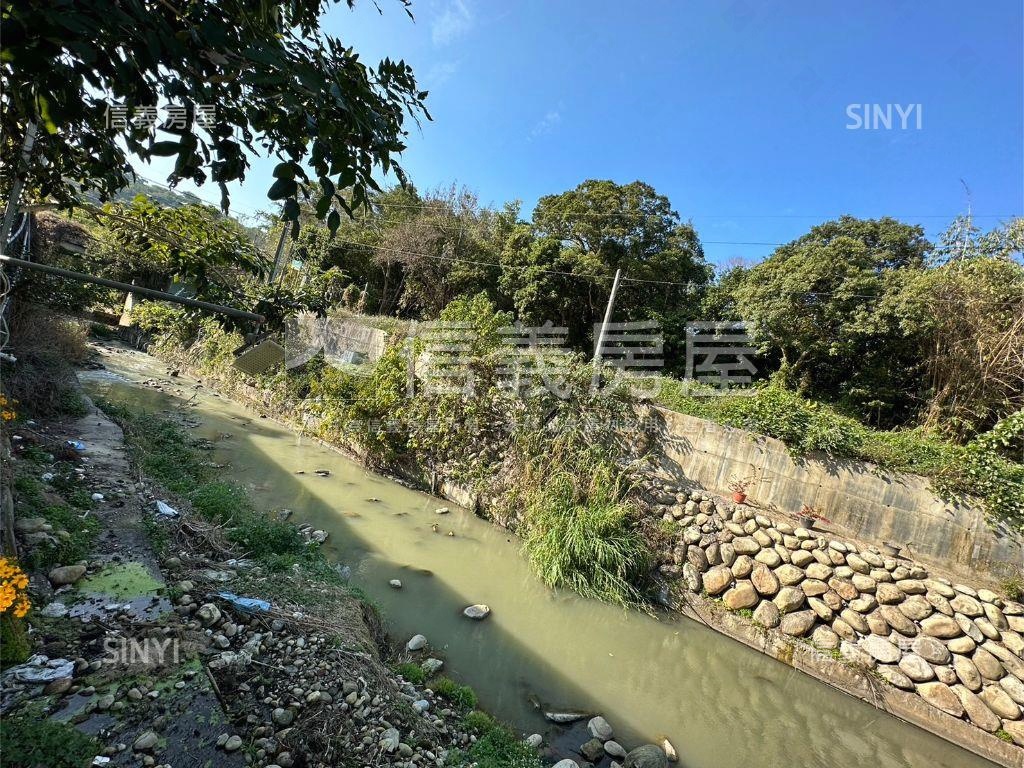 新社方正大土地房屋室內格局與周邊環境