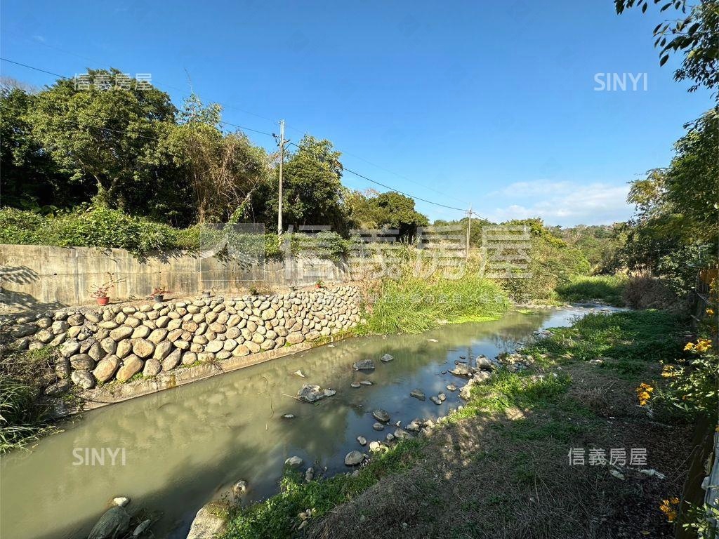 新社方正大土地房屋室內格局與周邊環境