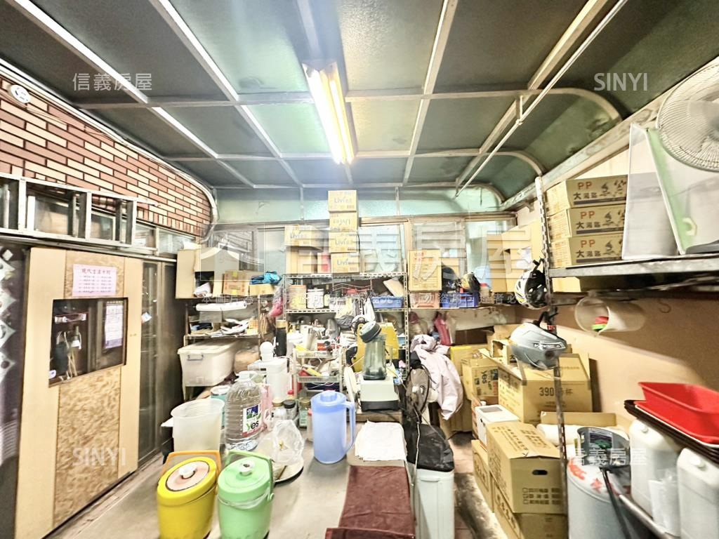 微風南京旁金店面房屋室內格局與周邊環境