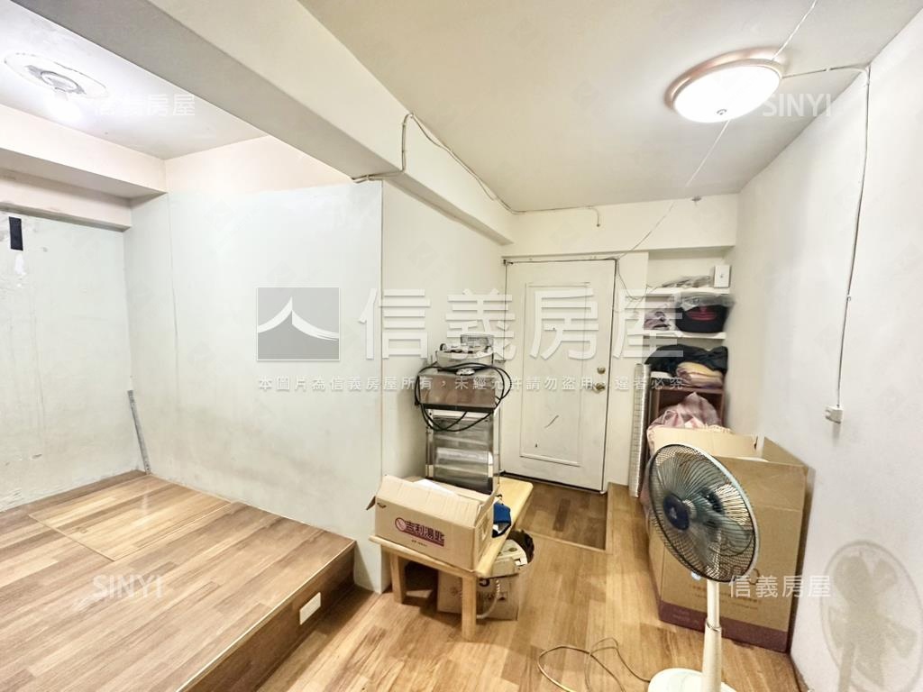 微風南京旁金店面房屋室內格局與周邊環境