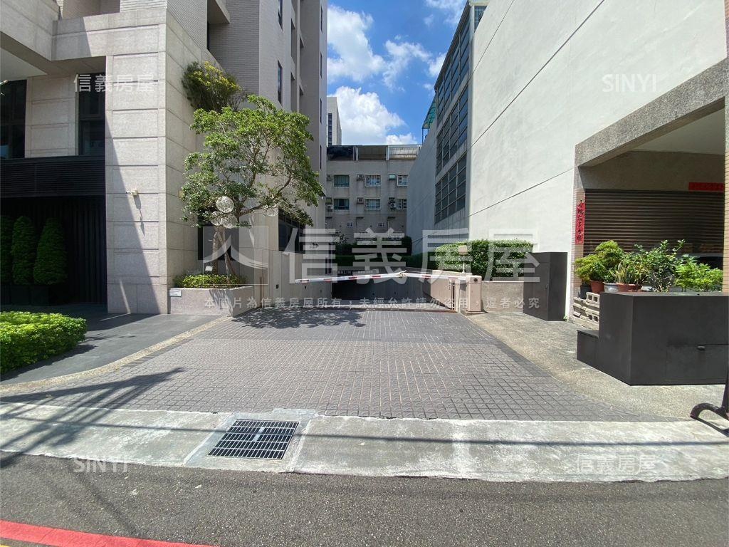 步康橋高樓三房平車房屋室內格局與周邊環境