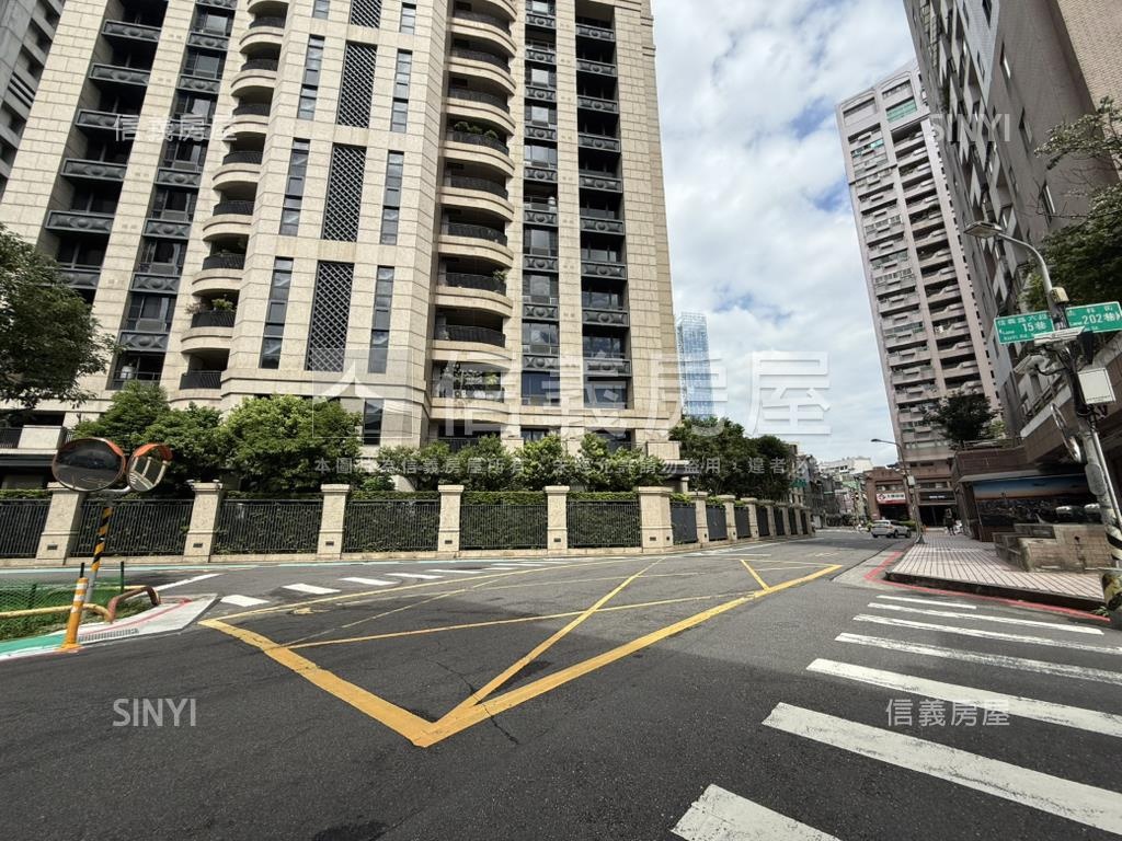 鄰信義計畫區可店可辦房屋室內格局與周邊環境