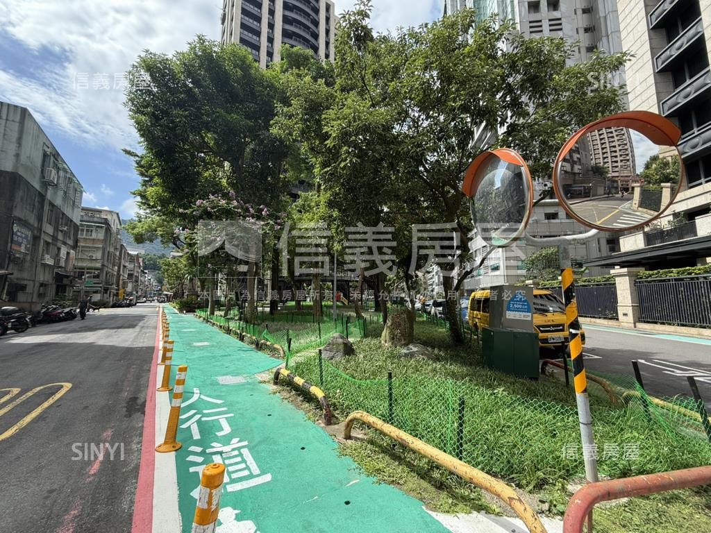 鄰信義計畫區可店可辦房屋室內格局與周邊環境