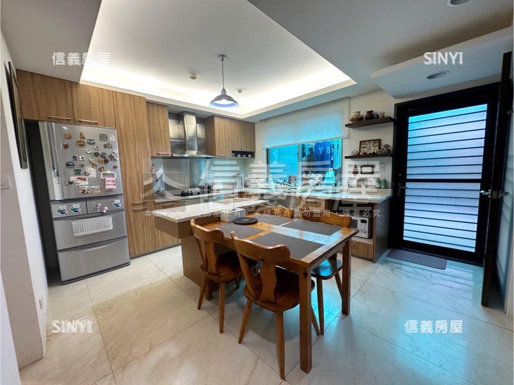 ｛維多利亞｝私藏花園一樓房屋室內格局與周邊環境