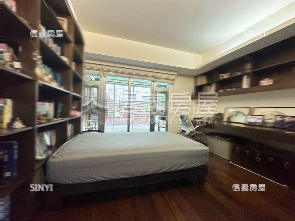 ｛維多利亞｝私藏花園一樓房屋室內格局與周邊環境