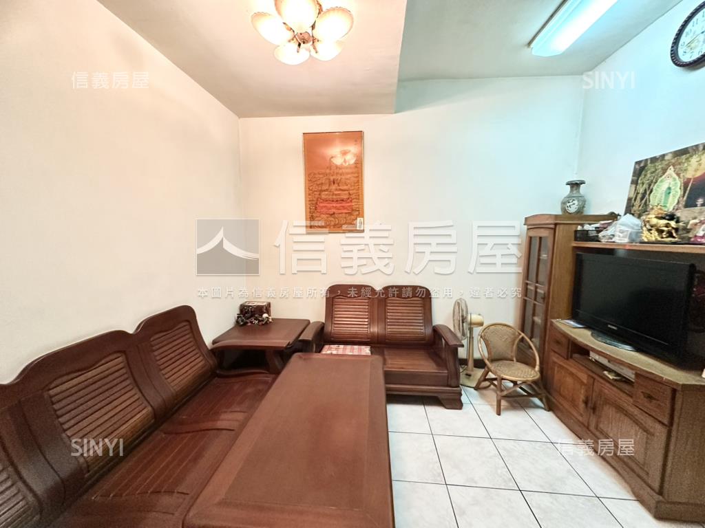 近三塊厝車站面寬透天房屋室內格局與周邊環境