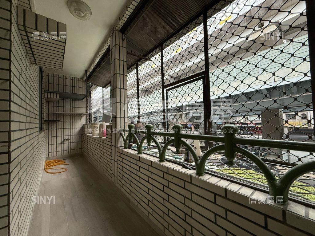 近捷運～秀山二樓極品美寓房屋室內格局與周邊環境