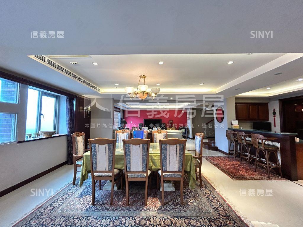 日月光雲頂樓中樓雙車位房屋室內格局與周邊環境