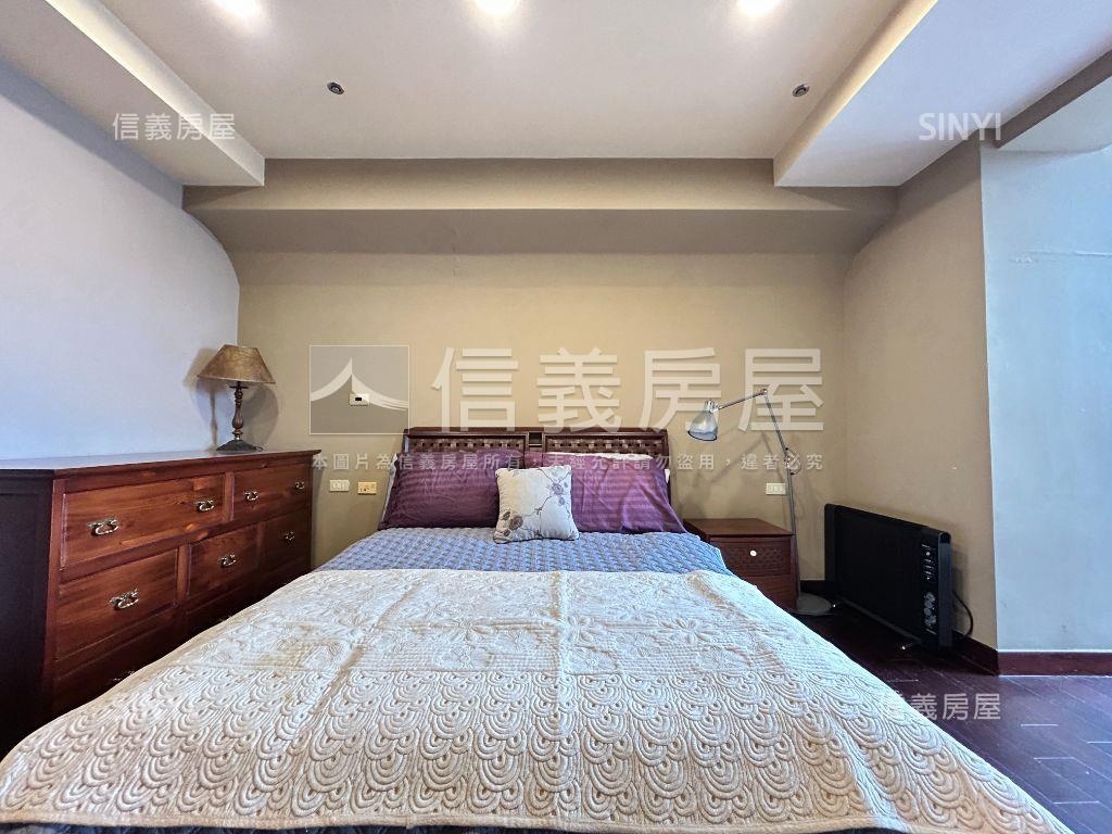 日月光雲頂樓中樓雙車位房屋室內格局與周邊環境