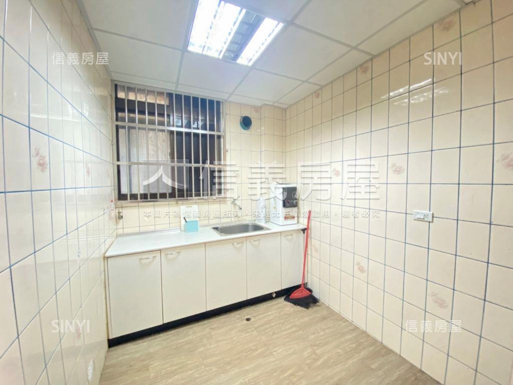 近海華單層大空間住辦房屋室內格局與周邊環境