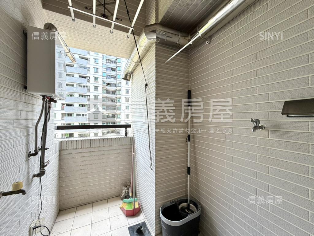 金生金室陽台進出明亮３房房屋室內格局與周邊環境