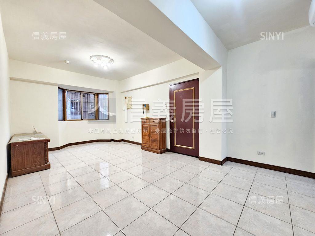 龍岡華廈三房車位房屋室內格局與周邊環境