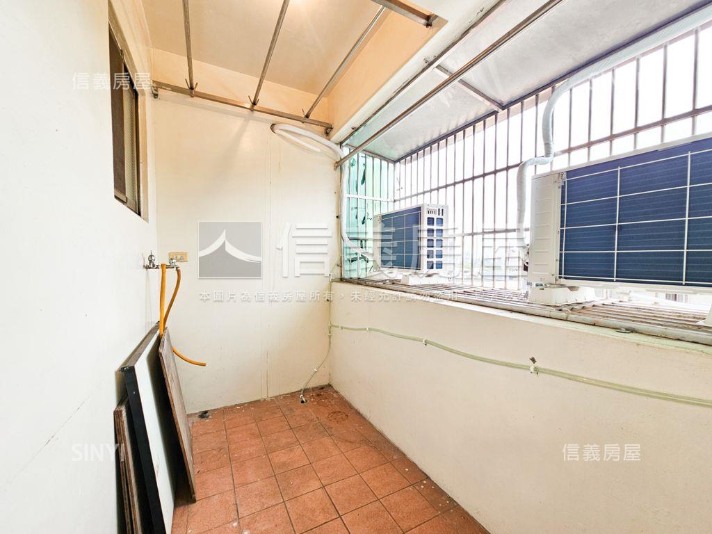 龍岡華廈三房車位房屋室內格局與周邊環境