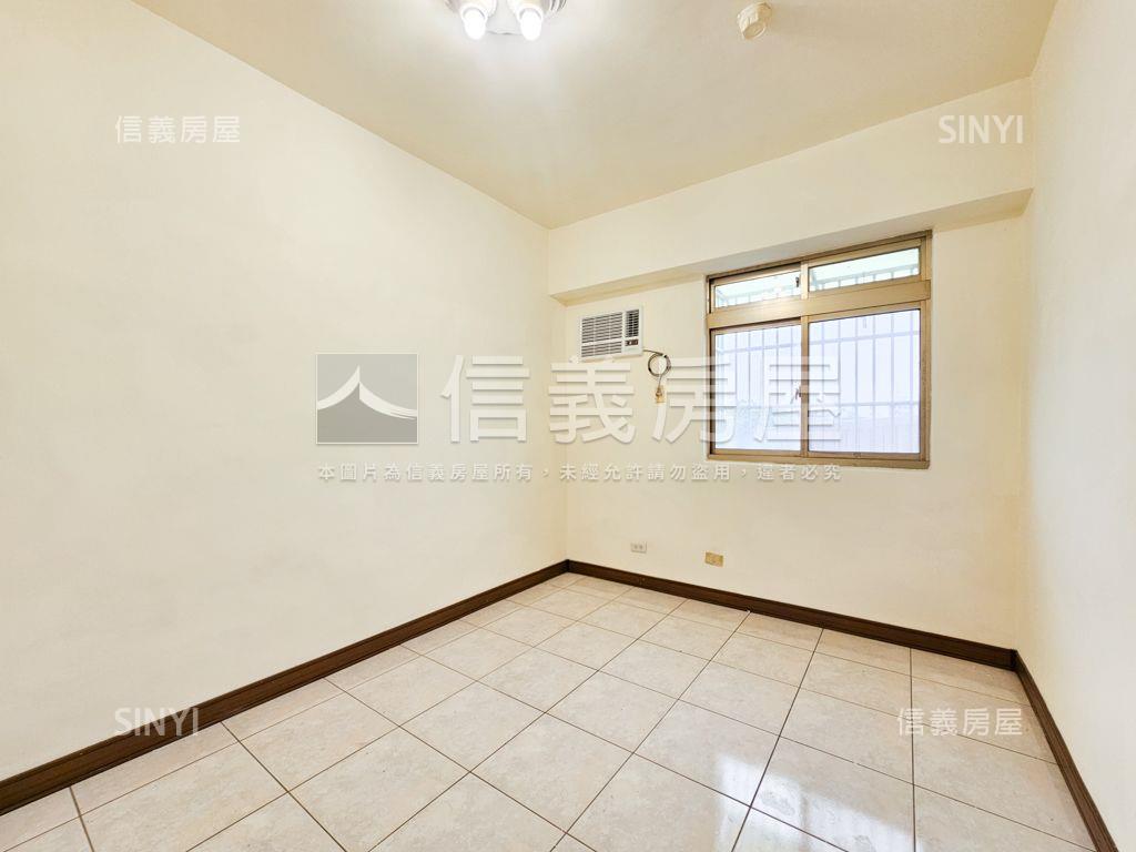 龍岡華廈三房車位房屋室內格局與周邊環境