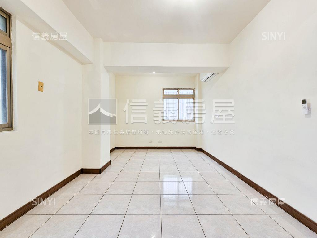 龍岡華廈三房車位房屋室內格局與周邊環境