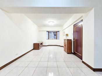 龍岡華廈三房車位