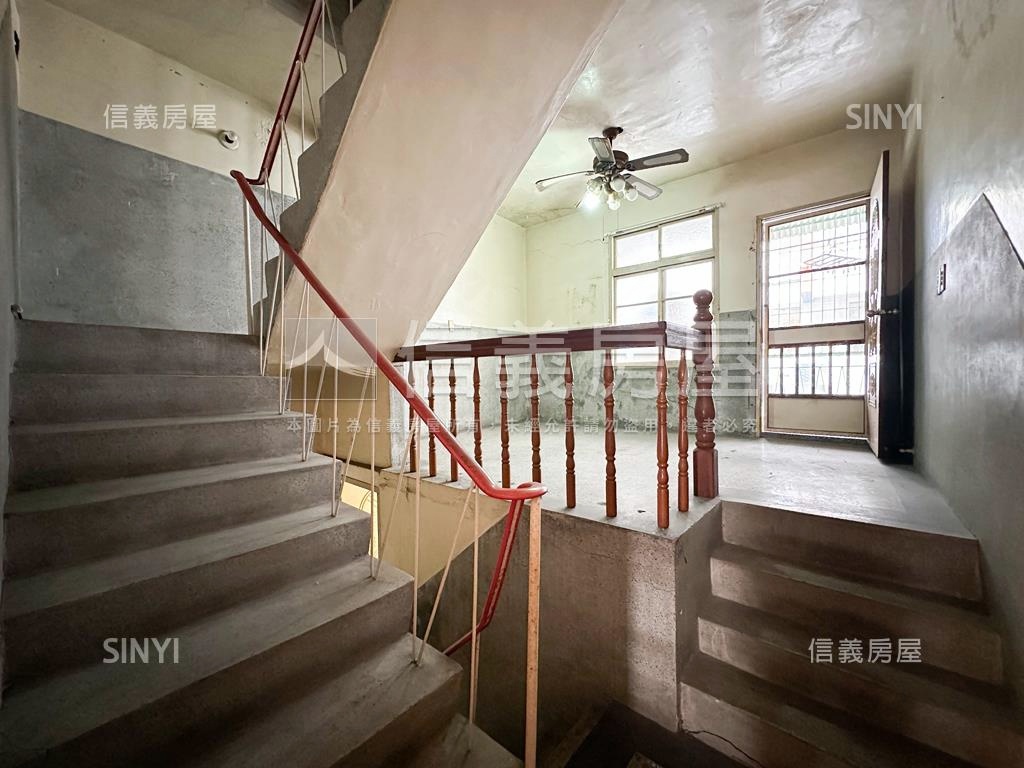 巨蛋至真路透店房屋室內格局與周邊環境