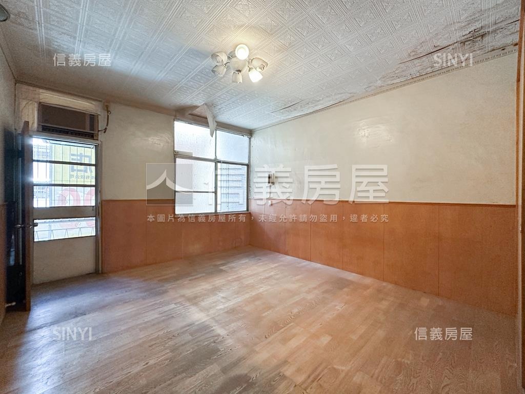 巨蛋至真路透店房屋室內格局與周邊環境