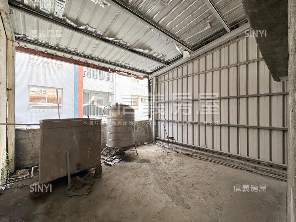 巨蛋至真路透店房屋室內格局與周邊環境