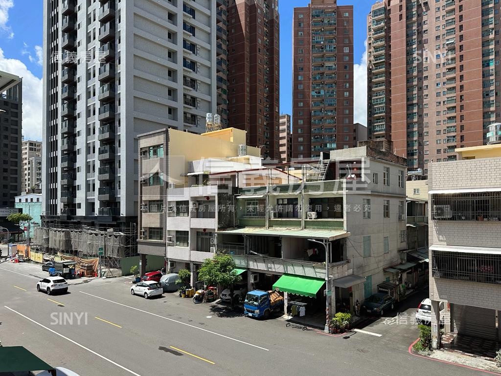 巨蛋至真路透店房屋室內格局與周邊環境