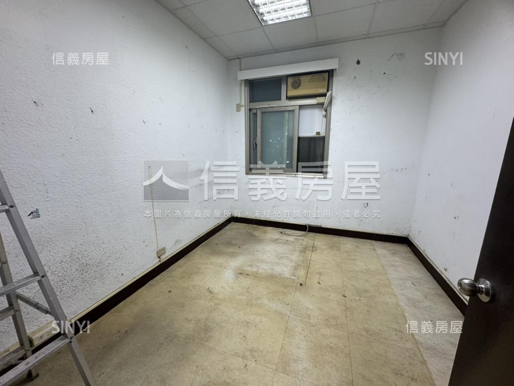 龍江稀有一樓店辦房屋室內格局與周邊環境