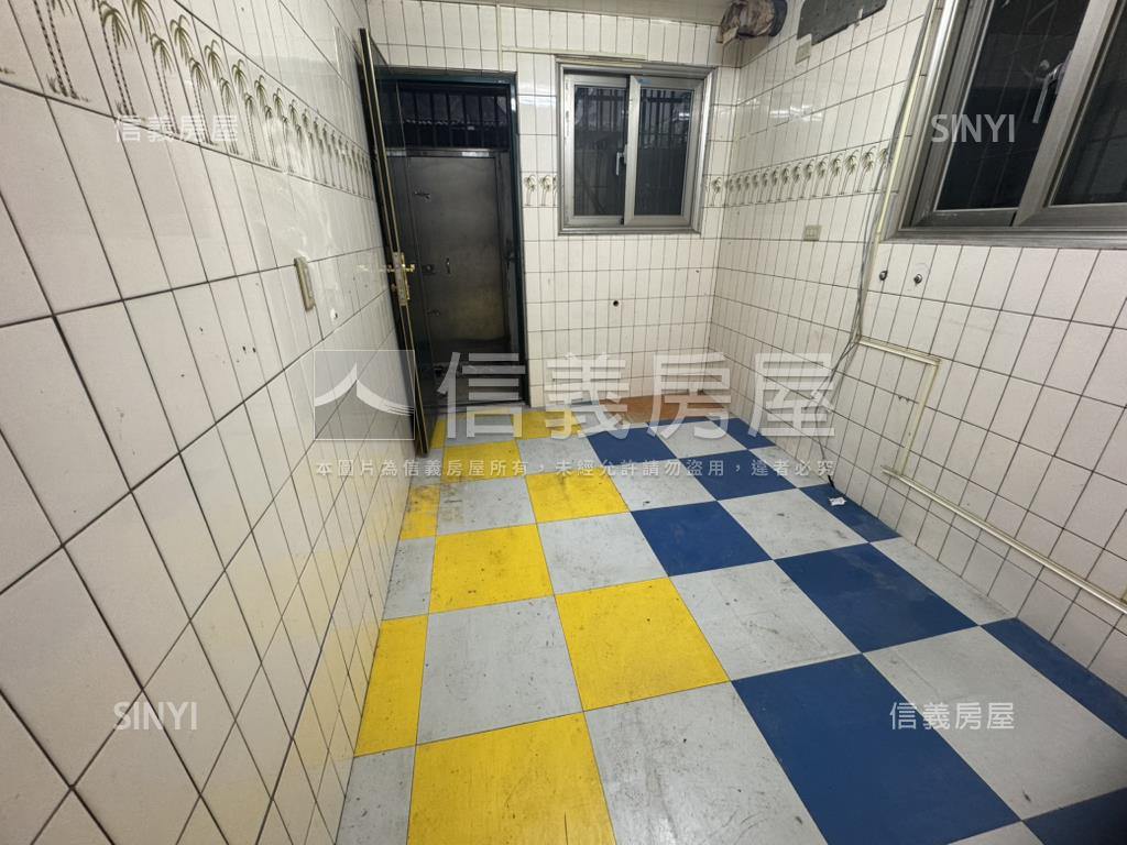 龍江稀有一樓店辦房屋室內格局與周邊環境