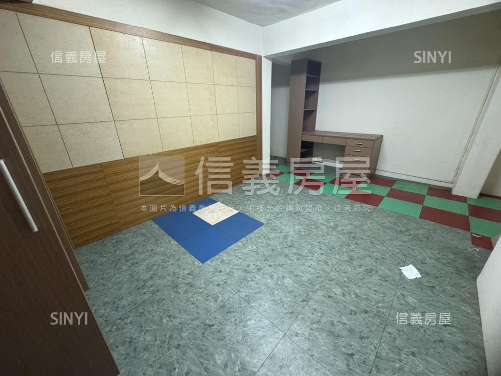 龍江稀有一樓店辦房屋室內格局與周邊環境