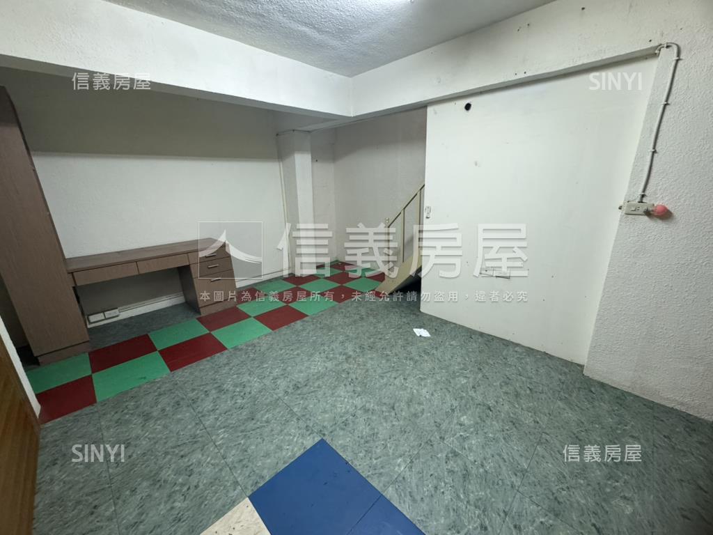 龍江稀有一樓店辦房屋室內格局與周邊環境