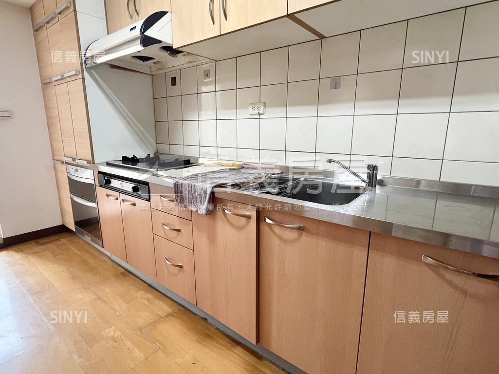 京城高樓採光辦公室房屋室內格局與周邊環境