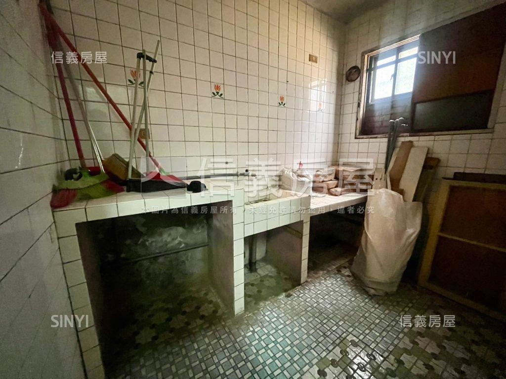 近市場前後出入一樓首選房屋室內格局與周邊環境