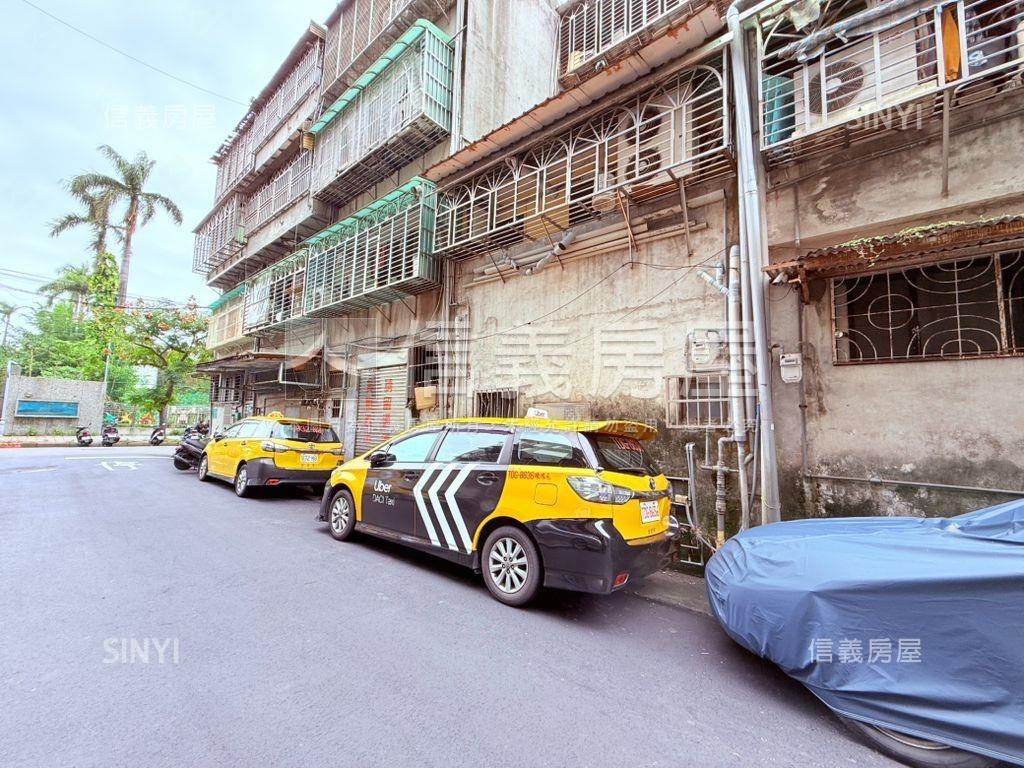 近市場前後出入一樓首選房屋室內格局與周邊環境