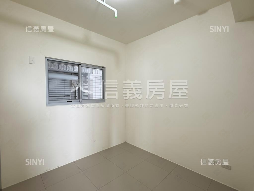 輕奢水舞川河景平車房屋室內格局與周邊環境