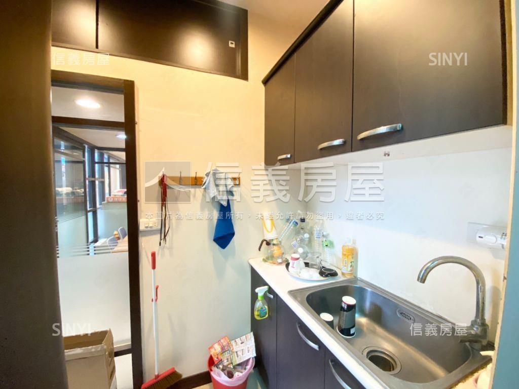 中山商用店辦✬面寬✬挑高房屋室內格局與周邊環境