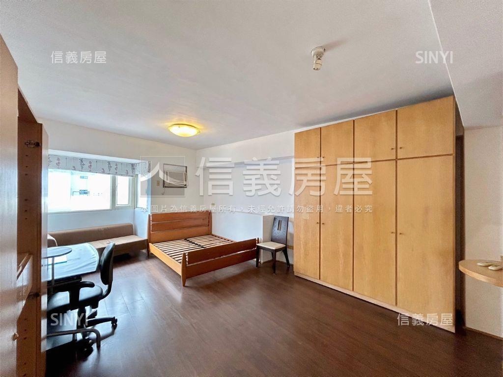 與巨城面對面視野大三房房屋室內格局與周邊環境