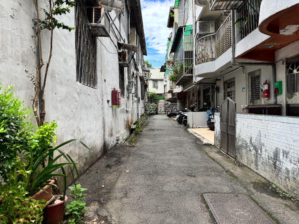 興南靜巷透天美宅房屋室內格局與周邊環境