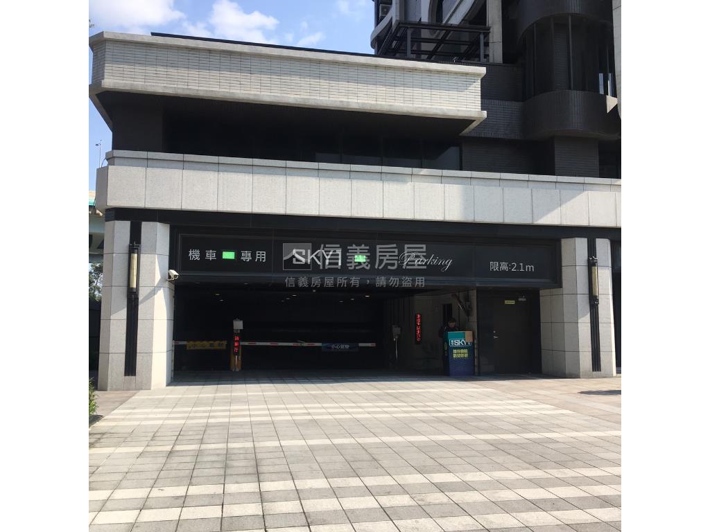 ＳＫＹ１河景２＋１車位房屋室內格局與周邊環境