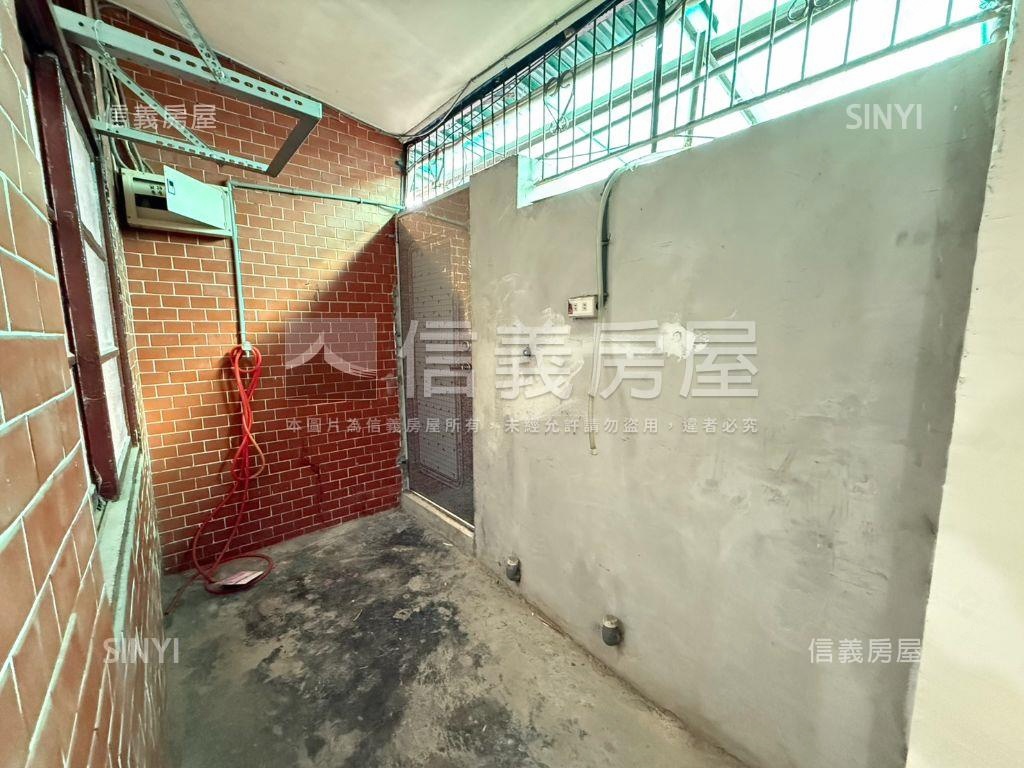 力霸街清幽邊間平房房屋室內格局與周邊環境