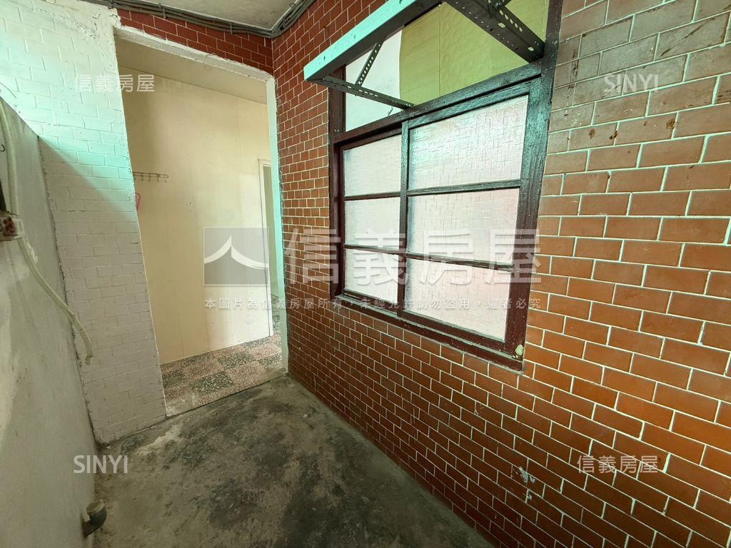 力霸街清幽邊間平房房屋室內格局與周邊環境
