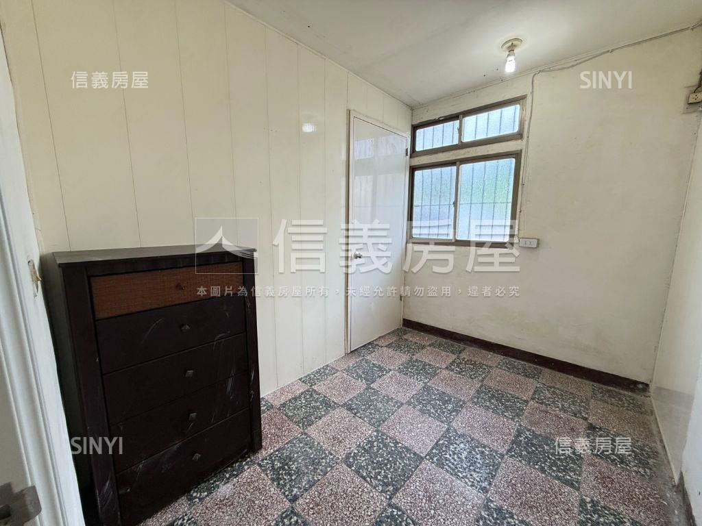 力霸街清幽邊間平房房屋室內格局與周邊環境